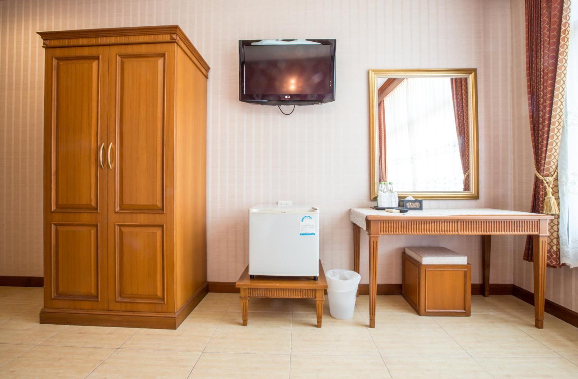 Juntra Resort & Hotel Nakhonnajok Kültér fotó