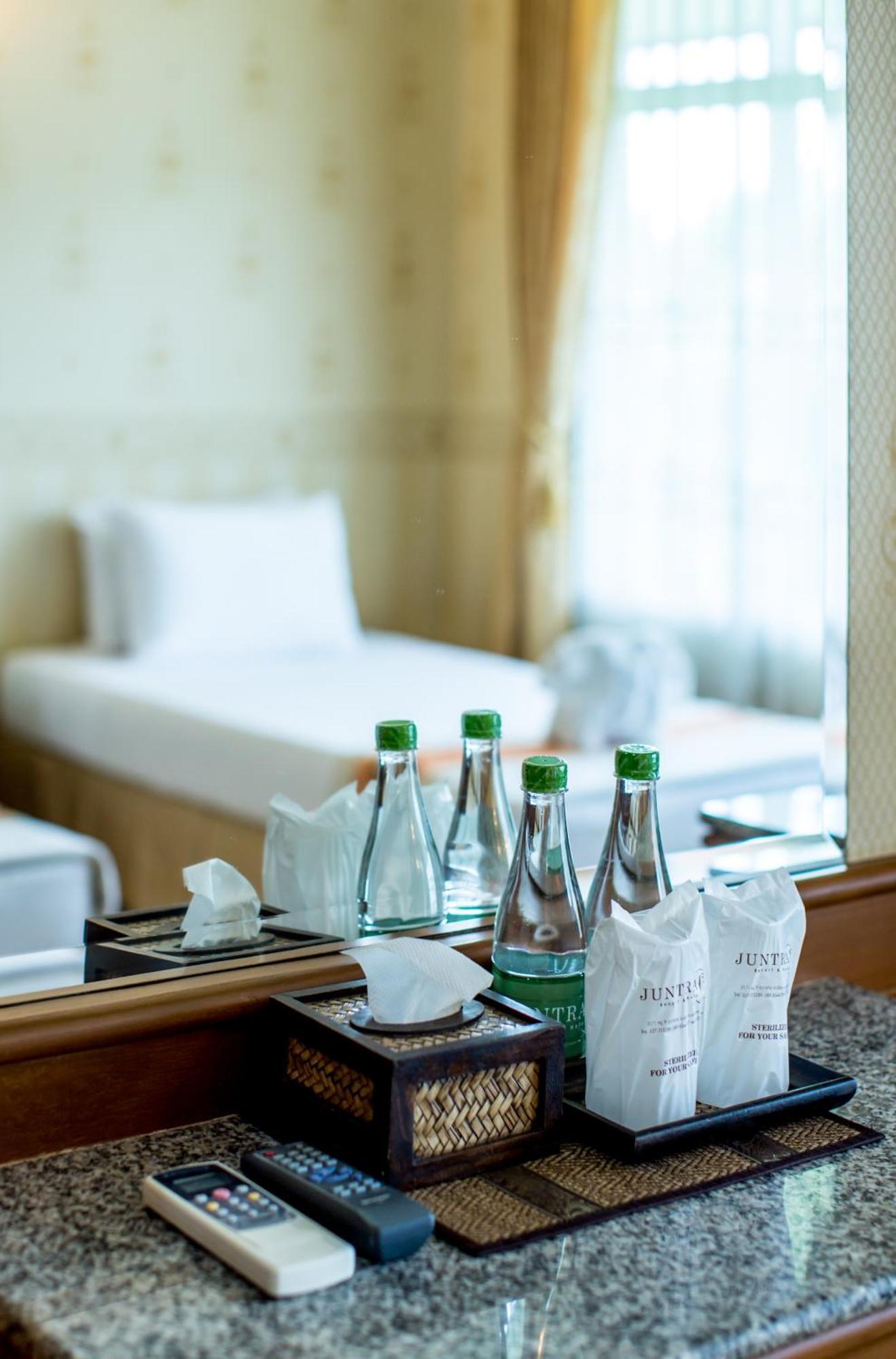 Juntra Resort & Hotel Nakhonnajok Kültér fotó